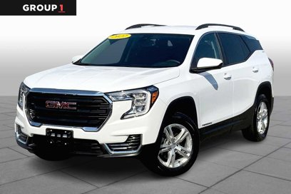 Used 2022 GMC Terrain SLE w/ Driver Convenience Package