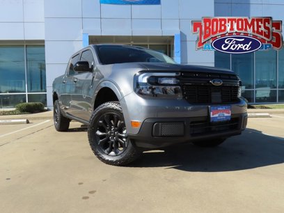 New 2024 Ford Maverick Lariat w/ Black Appearance Package