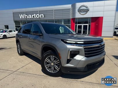 Used 2025 Chevrolet Traverse LT w/ Driver Confidence Package