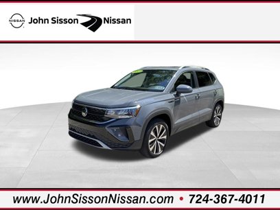 Used 2023 Volkswagen Taos SE w/ Panoramic Sunroof Package
