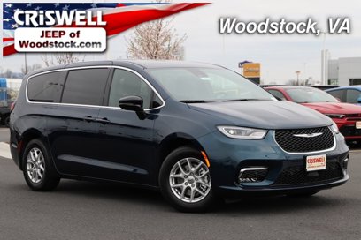 New 2025 Chrysler Pacifica Select