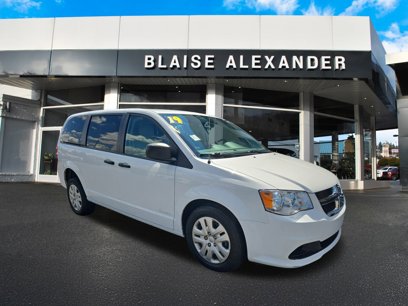 Used 2019 Dodge Grand Caravan SE w/ Rear Park Assist Package