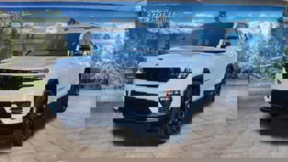 New 2025 Jeep Grand Cherokee Limited w/ Black Appearance Package