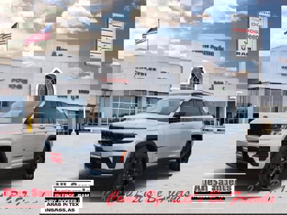 New 2025 Jeep Grand Cherokee Altitude