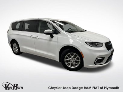 Used 2023 Chrysler Pacifica Touring-L