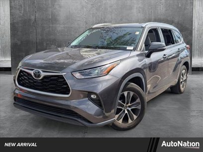 Used 2021 Toyota Highlander XLE