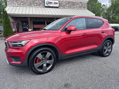Used 2019 Volvo XC40 T4 Momentum