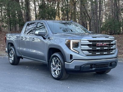 New 2025 GMC Sierra 1500 SLE