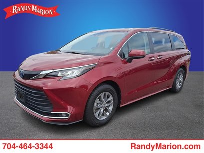 Used 2023 Toyota Sienna XLE