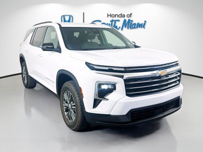 Used 2024 Chevrolet Traverse LT
