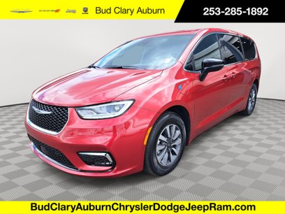 New 2025 Chrysler Pacifica Select