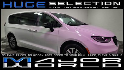 Used 2024 Chrysler Pacifica Select