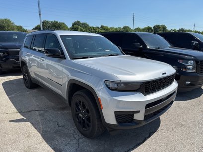 Used 2024 Jeep Grand Cherokee L Laredo