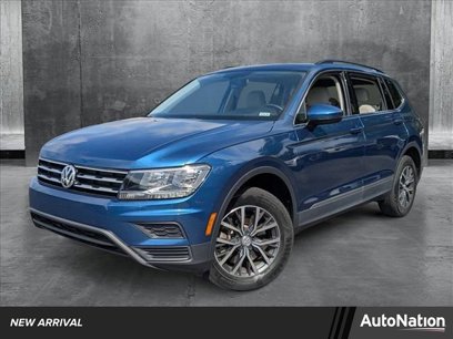 Used 2020 Volkswagen Tiguan SE w/ Panoramic Sunroof Package