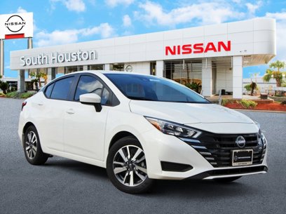 New 2025 Nissan Versa SV w/ Trunk Package