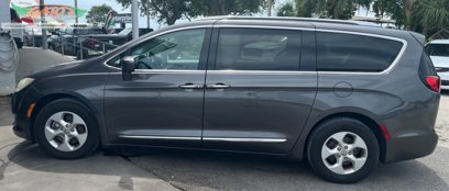 Used 2017 Chrysler Pacifica Touring-L Plus w/ Advanced Safetytec Group