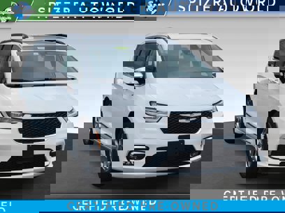Certified 2023 Chrysler Pacifica Limited