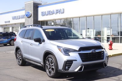 Used 2025 Subaru Ascent Touring w/ Popular Package #1
