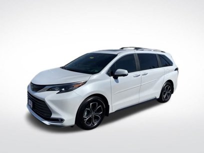 New 2025 Toyota Sienna Platinum