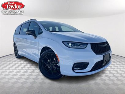 New 2024 Chrysler Pacifica Touring-L w/ S Appearance Package