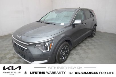 New 2025 Kia Niro LX
