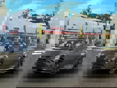 New 2025 Toyota Camry SE w/ Convenience Package