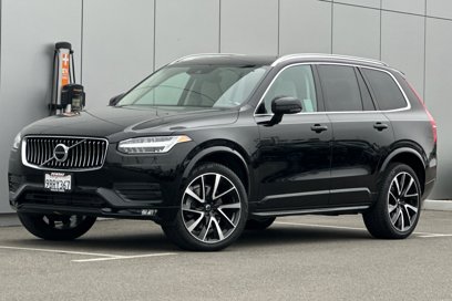 Used 2022 Volvo XC90 T6 Momentum w/ Climate Package