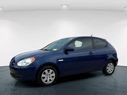 Used 2010 Hyundai Accent GS w/ Premium Pkg 3