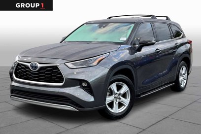 Used 2021 Toyota Highlander LE