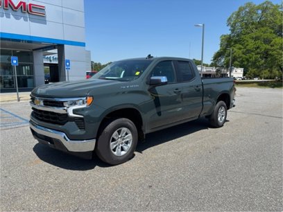 New 2025 Chevrolet Silverado 1500 LT w/ LPO, Dark Essentials Package