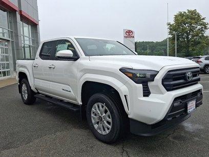 New 2025 Toyota Tacoma SR5