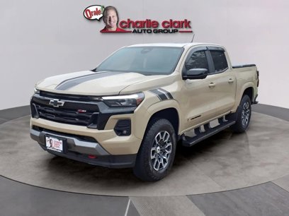 Used 2024 Chevrolet Colorado Z71 w/ Z71 Convenience Package 2