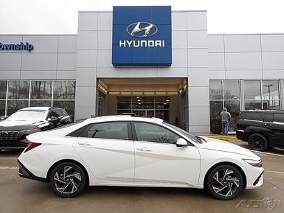 New 2025 Hyundai Elantra SEL