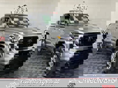 New 2025 Toyota Tacoma SR5