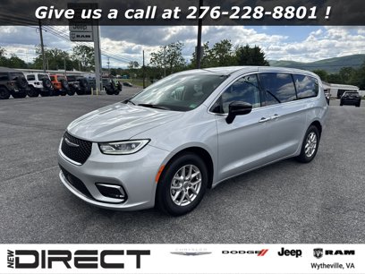 Used 2024 Chrysler Pacifica Touring-L