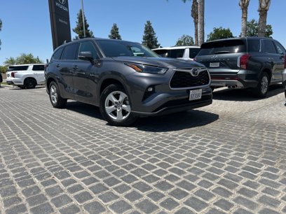 Used 2022 Toyota Highlander LE