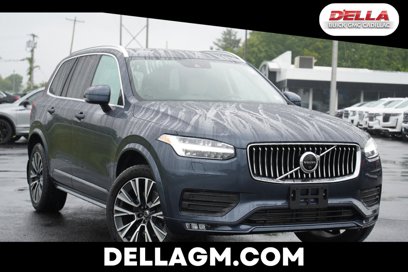 Used 2022 Volvo XC90 T6 Momentum w/ Advanced Package