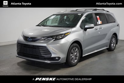 New 2025 Toyota Sienna XLE