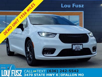 New 2025 Chrysler Pacifica Limited