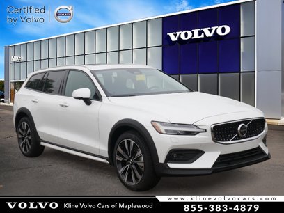 New 2025 Volvo V60 B5 Cross Country Ultra w/ Climate Package