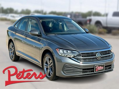 Used 2024 Volkswagen Jetta SE w/ Panoramic Sunroof Package