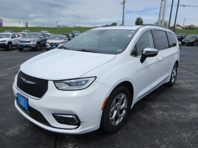 Used 2023 Chrysler Pacifica Limited