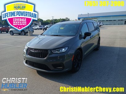 Used 2025 Chrysler Pacifica Limited