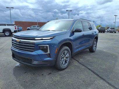 New 2025 Chevrolet Traverse LT w/ Enhanced Driving Package