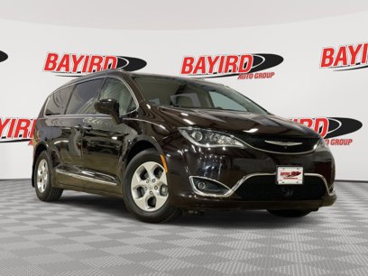 Used 2017 Chrysler Pacifica Touring-L Plus w/ Advanced Safetytec Group