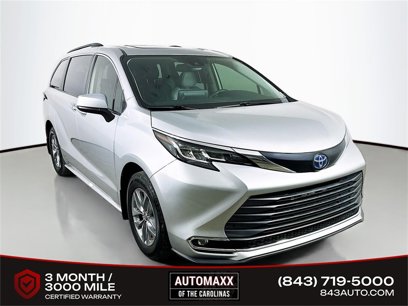 Used 2022 Toyota Sienna XLE