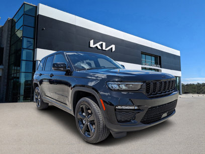 Used 2025 Jeep Grand Cherokee Limited w/ Black Appearance Package