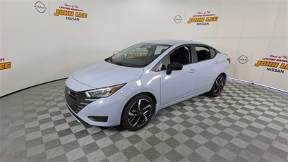 New 2025 Nissan Versa SR w/ Trunk Package
