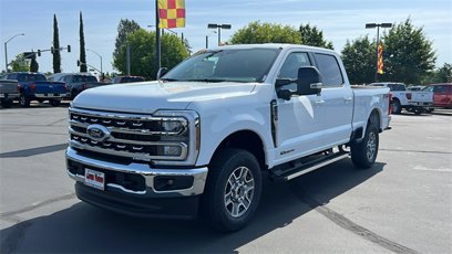 New 2025 Ford F250 Lariat w/ FX4 Off-Road Package
