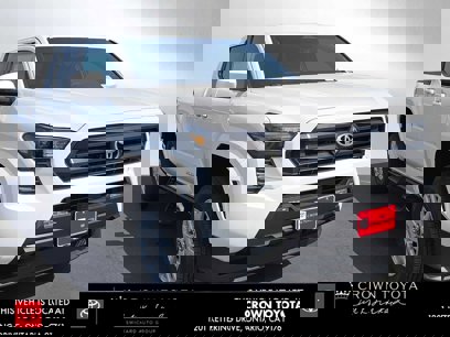 New 2025 Toyota Tacoma SR5